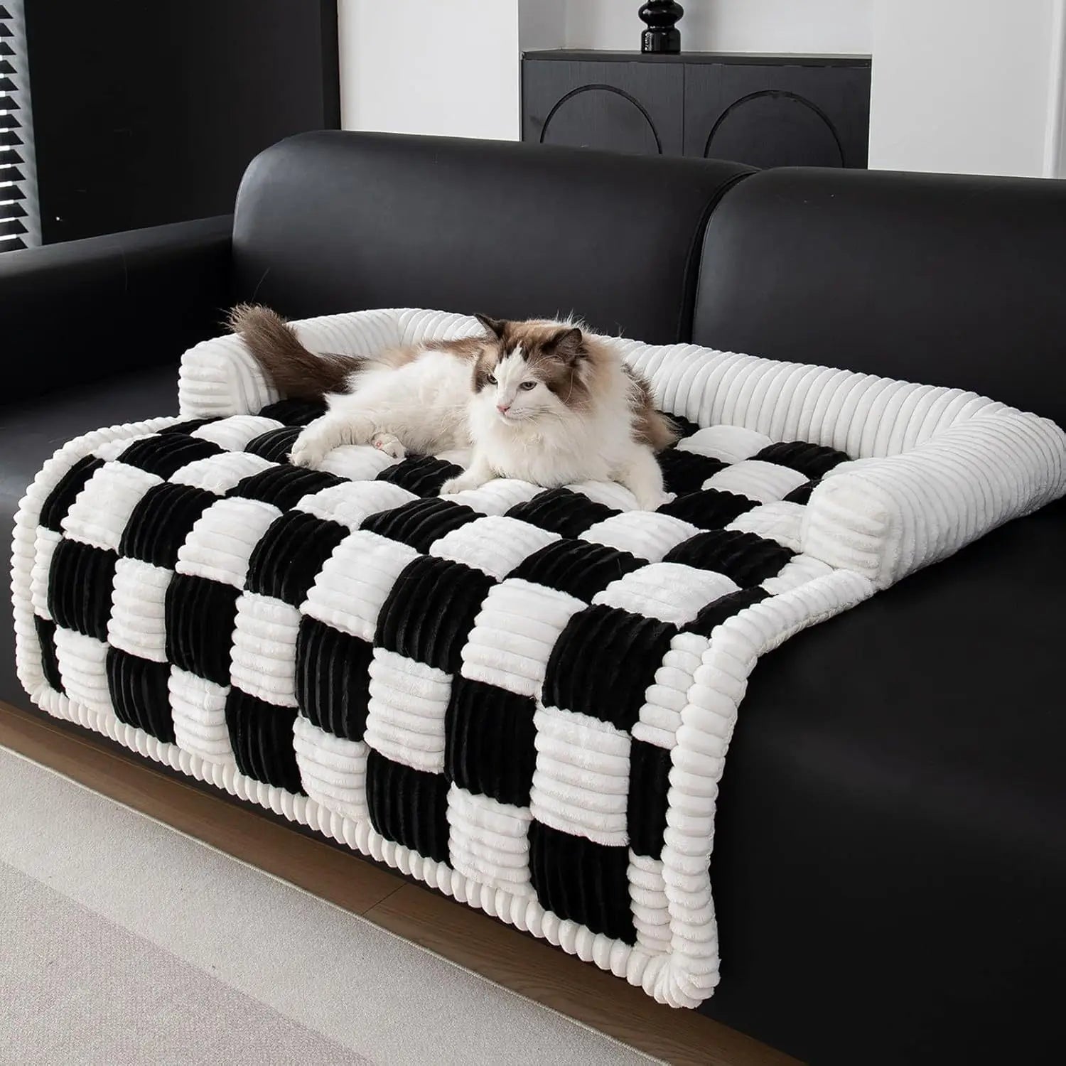 Cozy Luxury Dog Sofa Protector Cover Cream Square Plaid Print Pet Blanket with Customized LOGO Furniture Protector Mat