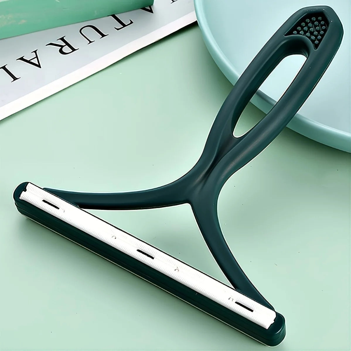 Dual-Sided Reusable Plastic Pet Hair Remover Manual Lint Scraper Tool for Sofa Garments Carpet Portable Pet Hair Eliminator