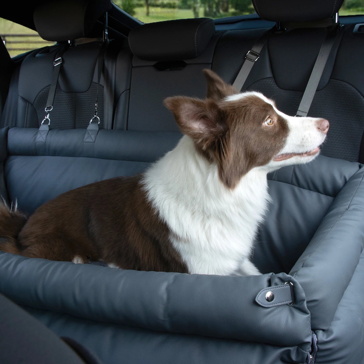 Luxury Dog Car Seat Booster Bed Polyester Comfortable Dog Car Seat Indoor Outdoor Use for Large Size All Breeds Dog Products