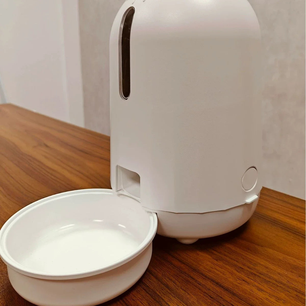 New Intelligent Bluetooth Remote Control Pet Automatic Feeder with Mobile App Battery Powered