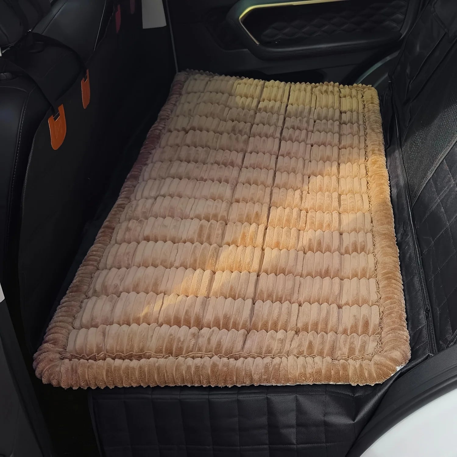 Large Modern Car Dog Seat Cushion Non-Slip Thickened Fabric Pet Bed Ergonomic Design Machine Washable All Seasons Car Seat Cover