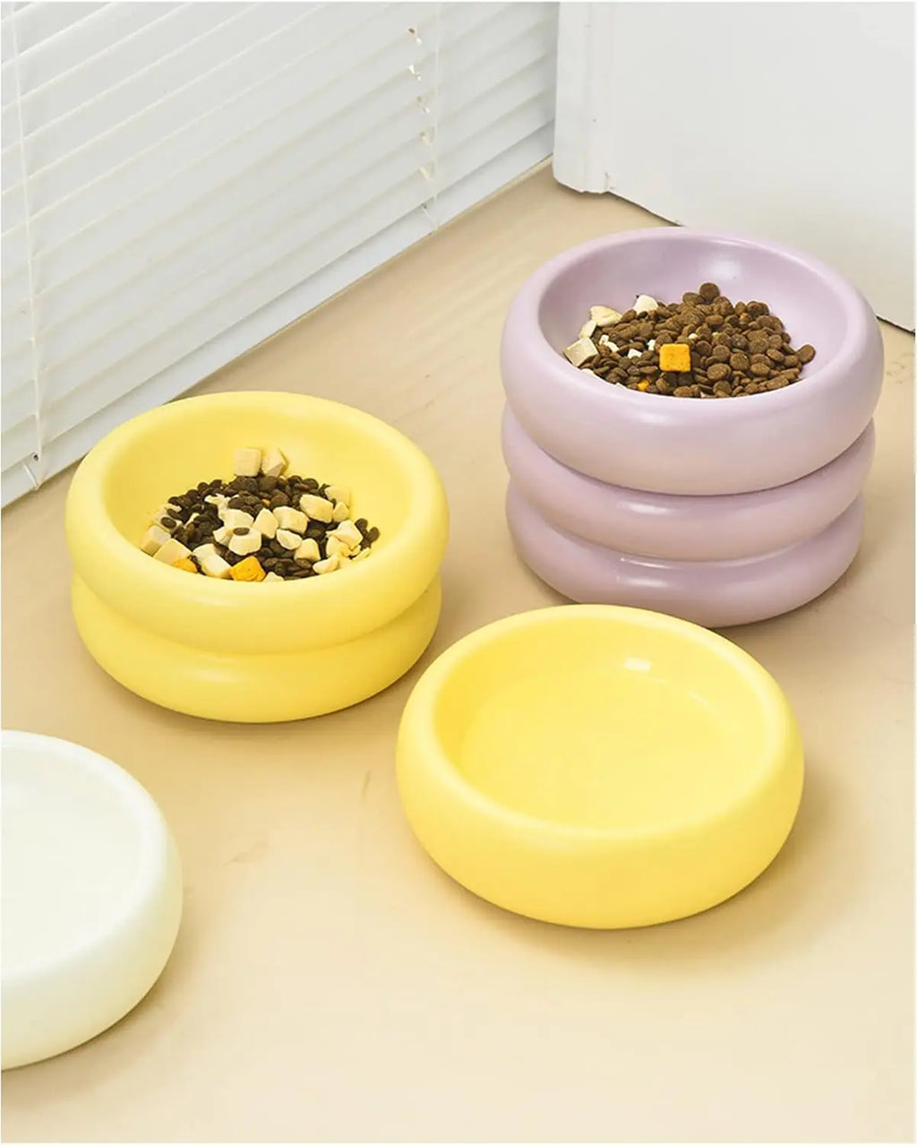 High Capacity White Ceramic Cat Bowl Large Wide Mouth Monolayer for Protection Cervical Vertebrae for Cat Food Rice Other Meals